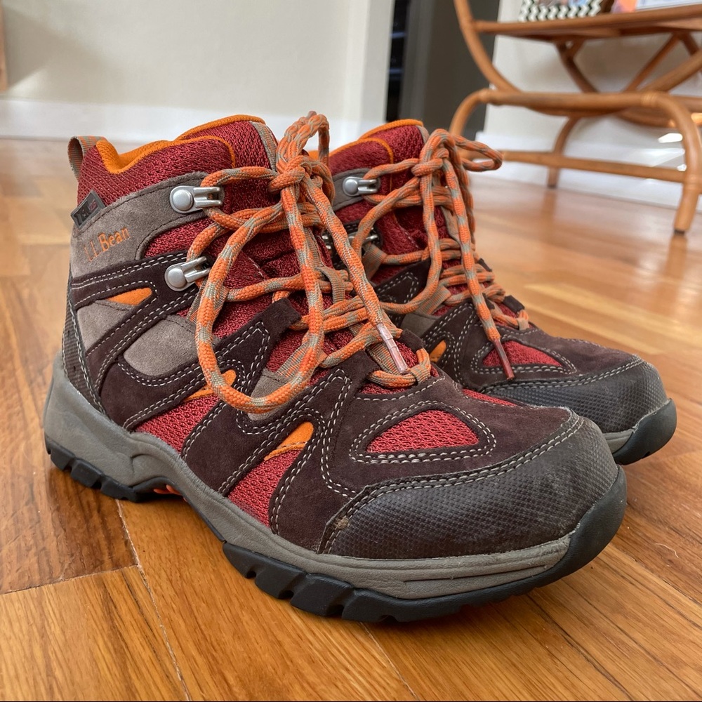 llbean youth hiking boots in size 4